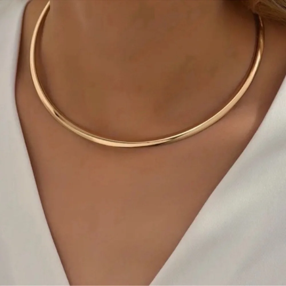 New 18k Gold plated Collar Necklace - Picture 3 of 3